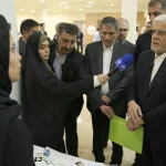 ورود دکتر عارف به غرفه فرآورده بافت ایرانیان ریجن آلوگرافت